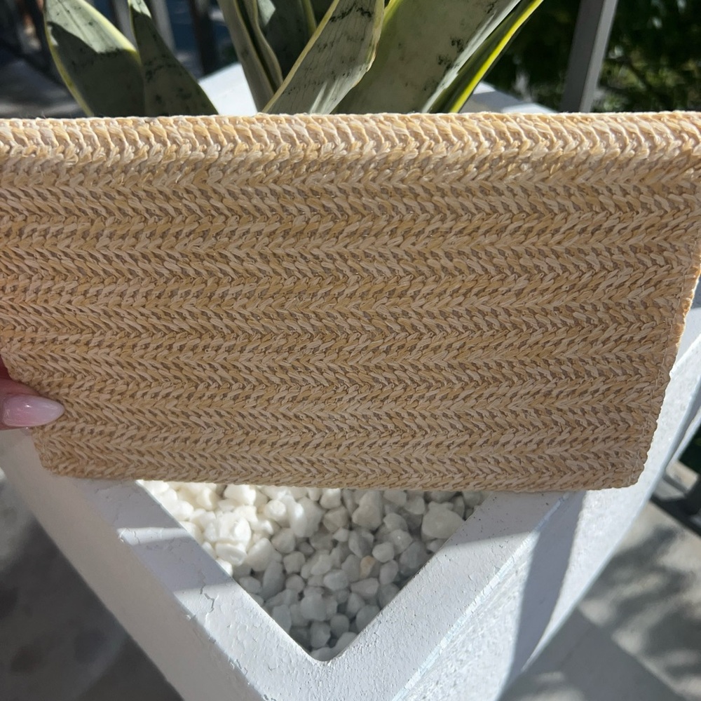 Dior Textured Beige Accessory - Picture 3 of 5
